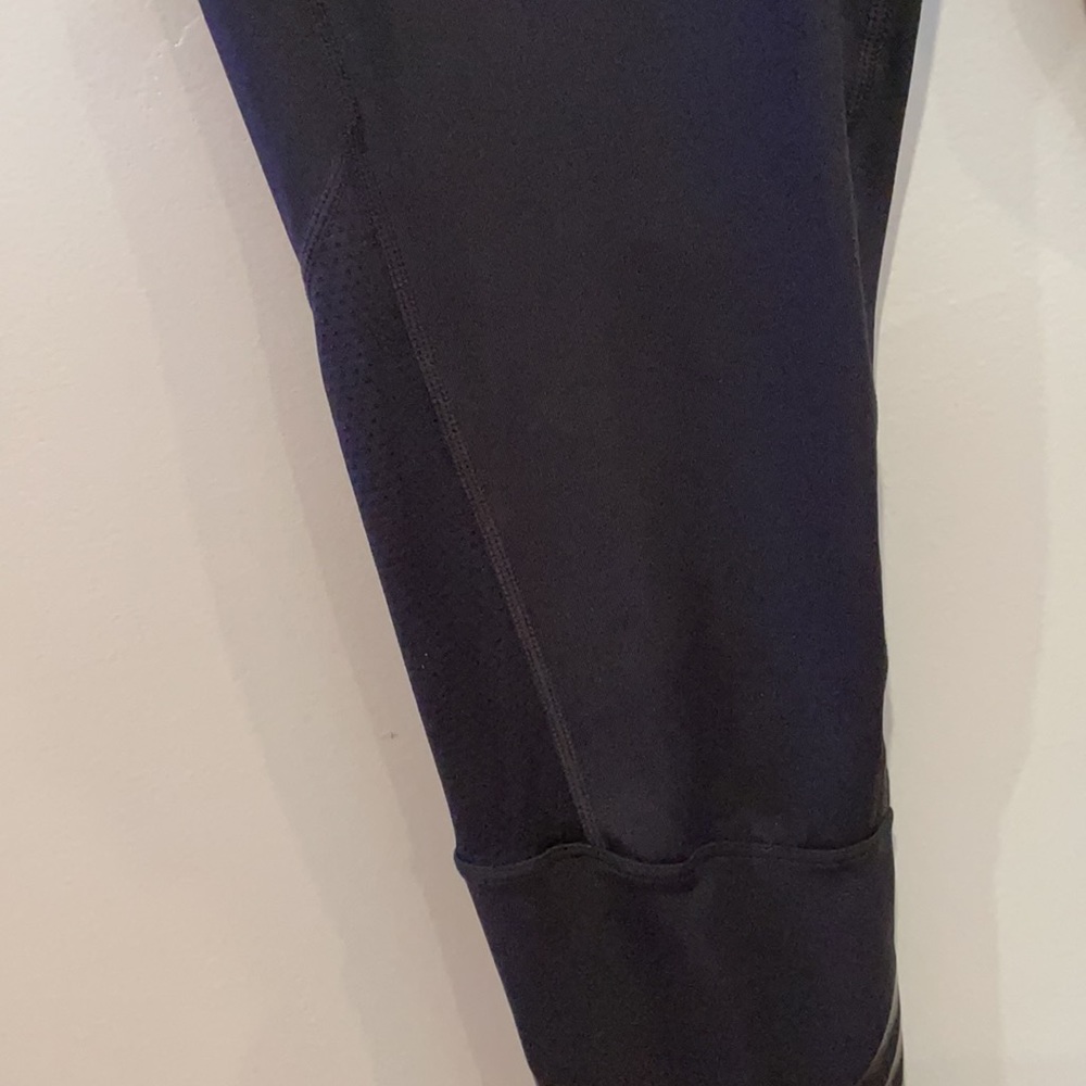 Asics Leggings With Shiny Zig Zag Pattern - image 3